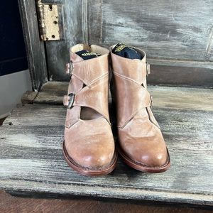 BNIB FREEBIRD BY STEVEN SAGA BOOTIES SIZE 8